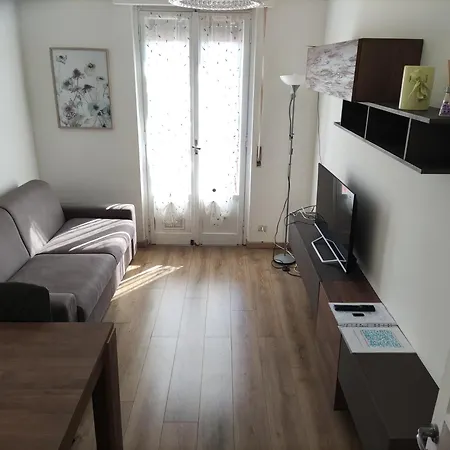 Guesthost - Brunate Funicolare Apartment *