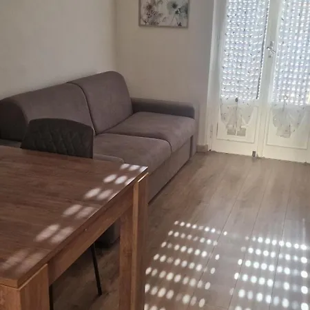 Guesthost - Brunate Funicolare Apartment * Brunate