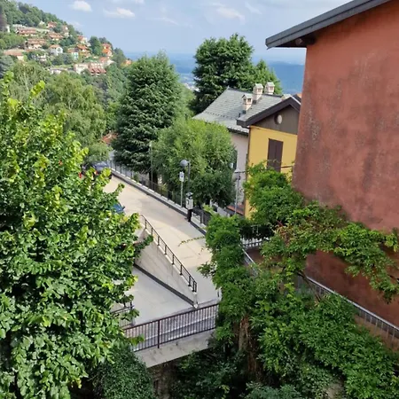 Guesthost - Brunate Funicolare Apartment * Brunate